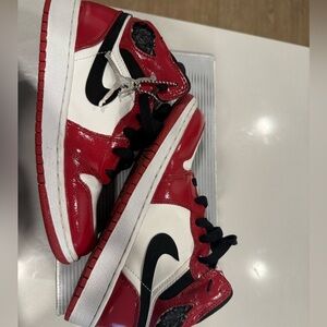 Jordan 1 retro OG Kids Sneakers Red Black White patent